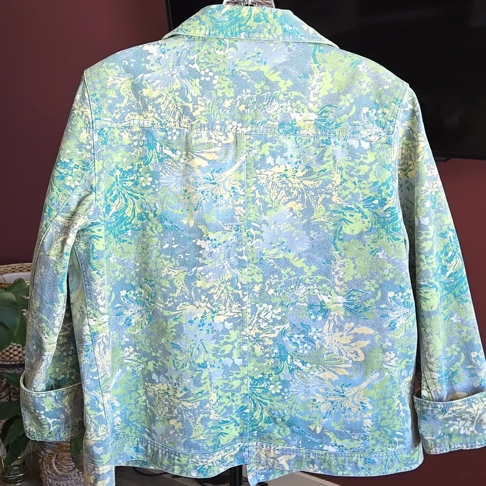 Tanjay Green and Blue Floral Tropical Graphic Print Denim Jacket - Picture 10 of 11